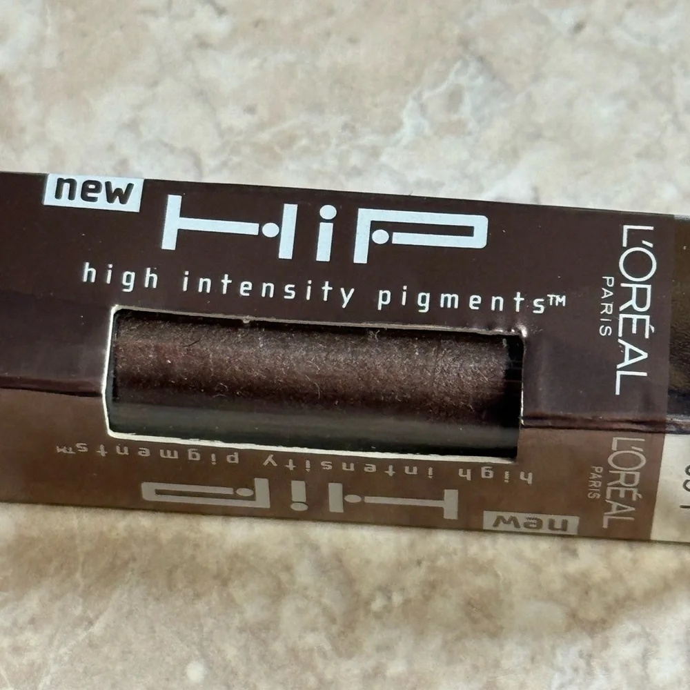 L’Oréal High Intensity Pigments Pure Pigment Eyeshadow Stick 834 Alluring NIB